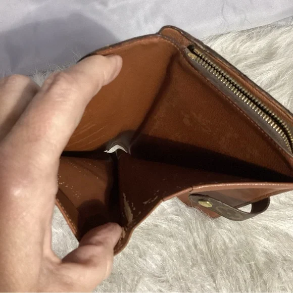 SOLD………..Louis Vuitton Monogram Porte Papier Code SP0979 Zip Snap Wallet - Picture 5 of 15